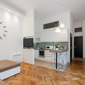 Szent Istvan Ter 4 Next To Basilica A 1 Bedroom Apartamento Budapest