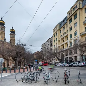 Extra New & Stylish Apartamento Budapest